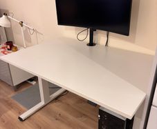 Steelcase Migration SE Sit/Standing Desk