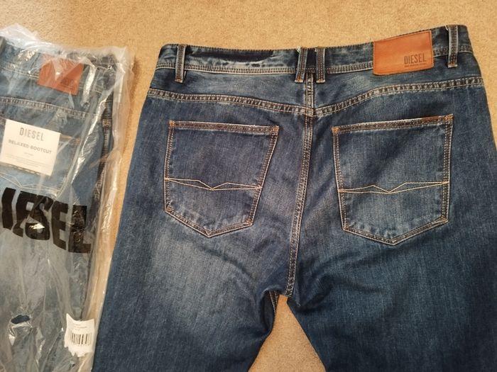 1 x Relaxed Bootcut Diesel Jeans 34/34