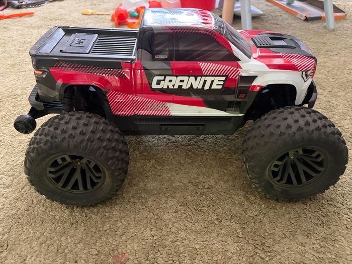 Arrma Granite 223s 4x4