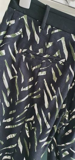 RIVER ISLAND ladies printed trousers Sz 8R UK