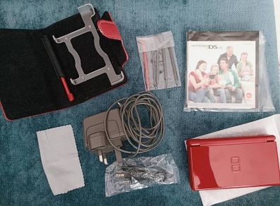 Nintendo DS Lite (practically new) in Red