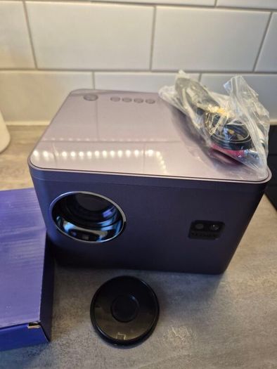 1080P projector Yezmek V7