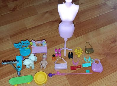 Doll assessories
