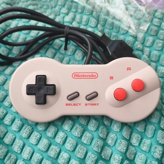 Official Nintendo AV Famicom NES Controller.