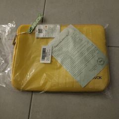 Laptop sleeve