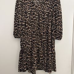 womans dress