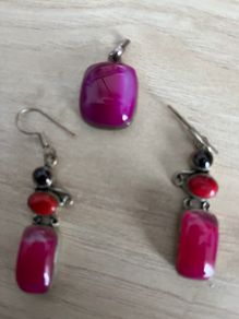 Pendant and earrings set