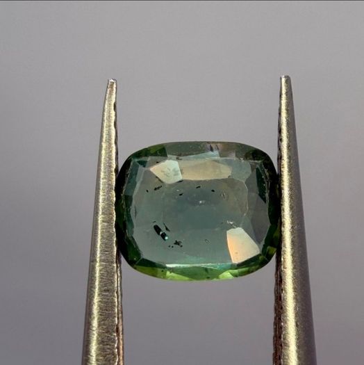 IGI Certified 1.03ct Natural Bi-Color Sapphire. Greenish Blue. Unheated&Untreated