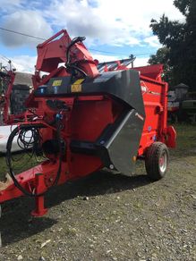 Straw blower