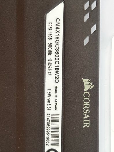 Corsair Vengeance RGB Pro 32GB (2x16gb)