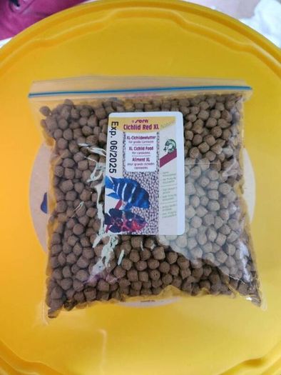 Cichlids fish food pellets