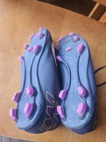 kids football boots