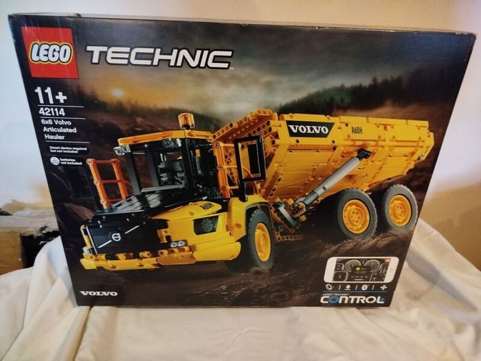 LEGO 42114 6x6 Volvo Articulated Hauler