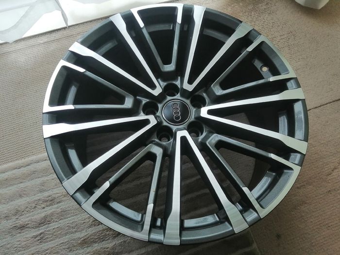 Genuine 19" Audi alloys (Limited edition)