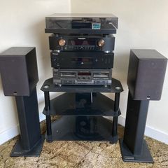 High Quality Stereo System & Turntable