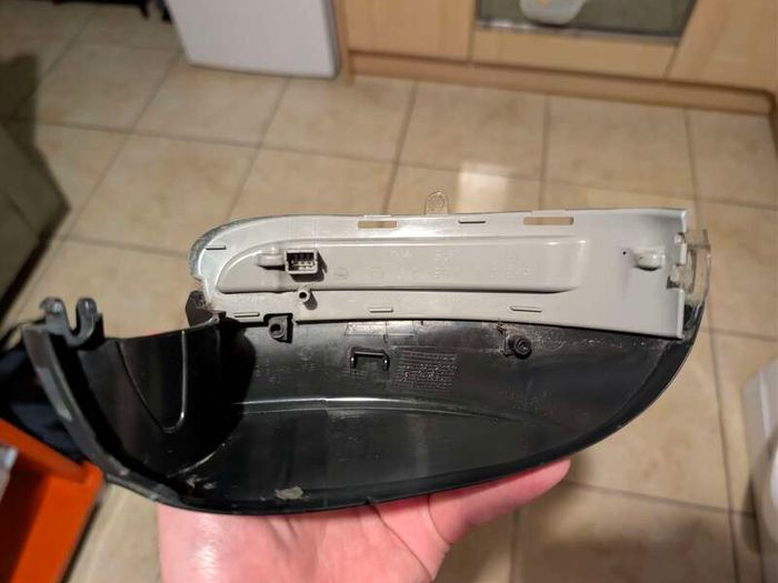 Genuine VW Golf Mk6 Mirror Indicators / Turn Signals (Pair - OEM 5K0949101 / 5K0949102)