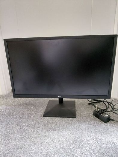 LG Monitor 24"