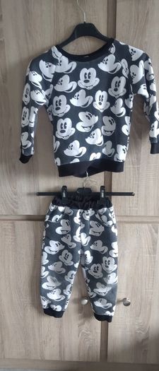 Mickey set 4/5 years old