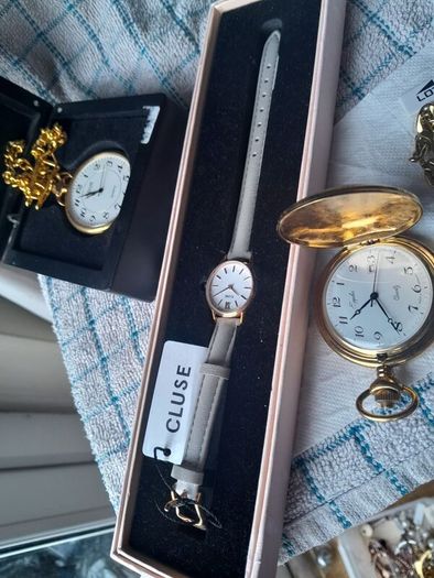 lot of jewellery