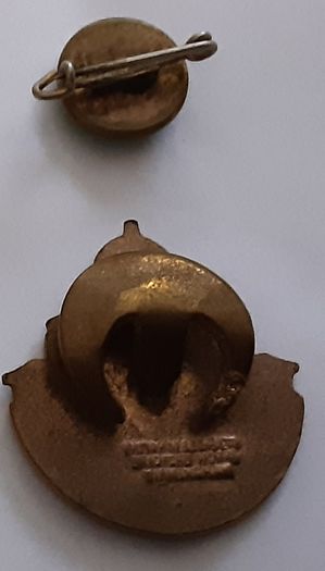 two vintage collectable brooches,AC