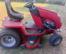 Ride on mower - 3 blade muclcher