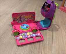 Gabbys dolls house bus with figures