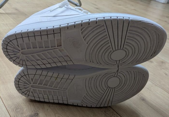 Air Jordan 1 Low "Triple White" sneakers