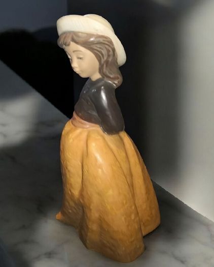 Retired 1987 Nao Lladro