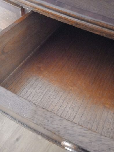Bowfront mahogany chest of drawers.