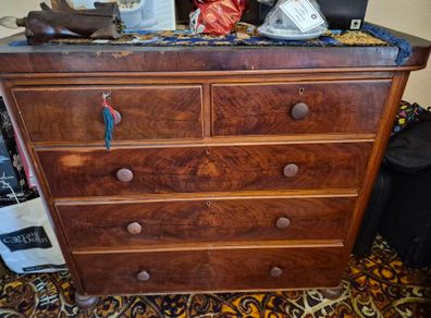 Antique Wooden Chest of Drawers