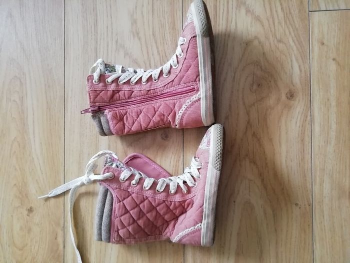 Girls boots