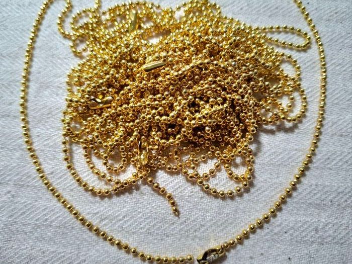 CLEARANCE 27 pendants mixed designs plus 13 extra chains