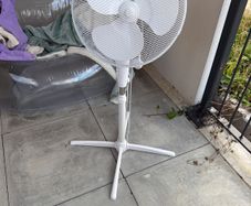 Pedestal Fan / Standing Fan - Excellent Condition