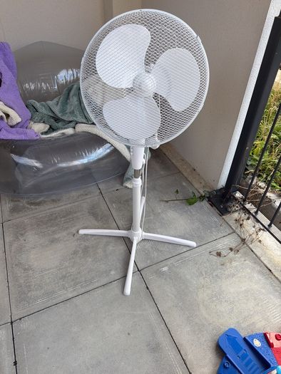 Pedestal Fan / Standing Fan - Excellent Condition