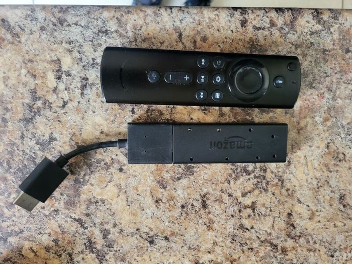 24" led smart hd tv + wall mounted bracket + Amazon fire stick