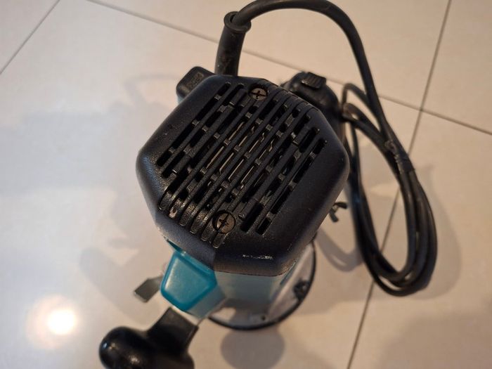 Makita 3612 Plunge Router 240v