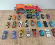 BARGAIN!!! Hot wheels bargain bundle.