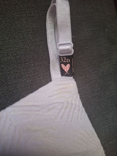 Victoria Secret Bras (6) .. 8.00 euro each or all 6 for 35.00 euro