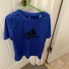 Adidas tshirt age 9/10