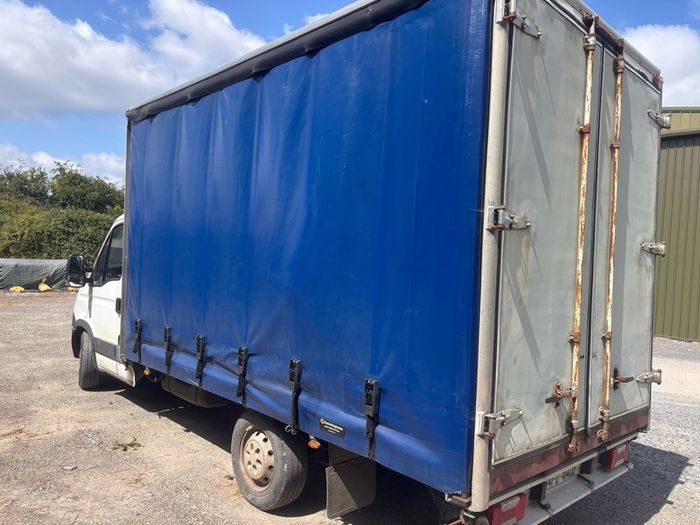IVECO Side Curtain Box Truck