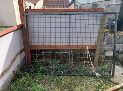 gate