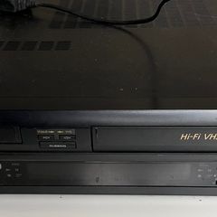 Sony SLVT2000 digitise VHS and Hi8 tapes