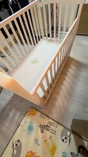 VERES swivel cot like new