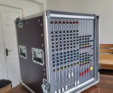 Soundcraft Delta 200 AVE 8 Channel 4-Bus Master Pure Pre-Harman Analog Modular Desk