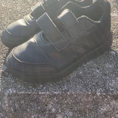Adidas boys school runners