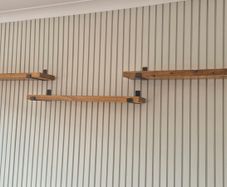 Solid wood shelves, incl. heavy duty metal brackets
