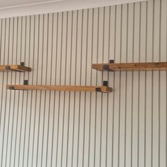 Solid wood shelves, incl. heavy duty metal brackets