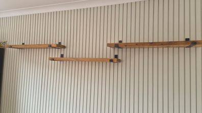 Solid wood shelves, incl. heavy duty metal brackets