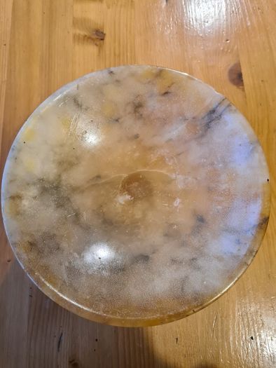 Onyx Pedestal Bowl   20cm Circumference X 9cm Heigh.  Base Is 7cm Circumference.