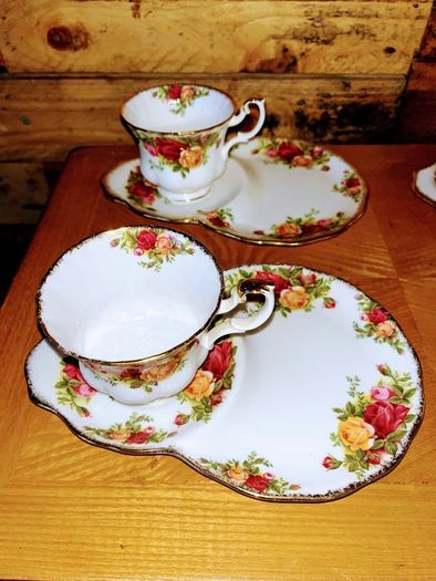 1962 Royal Albert Country Rose